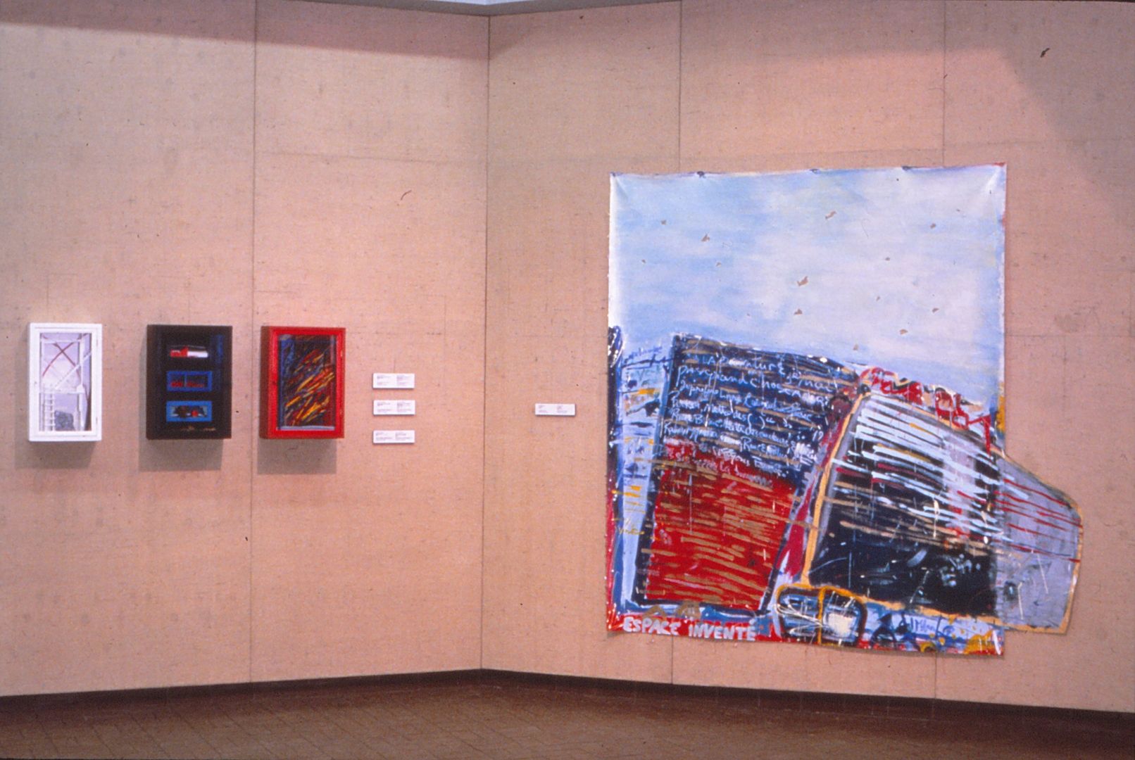 Vue de l’exposition L’art pense, Université de Montréal, Hall d'honneur, Montréal, 14-19 août 1984.